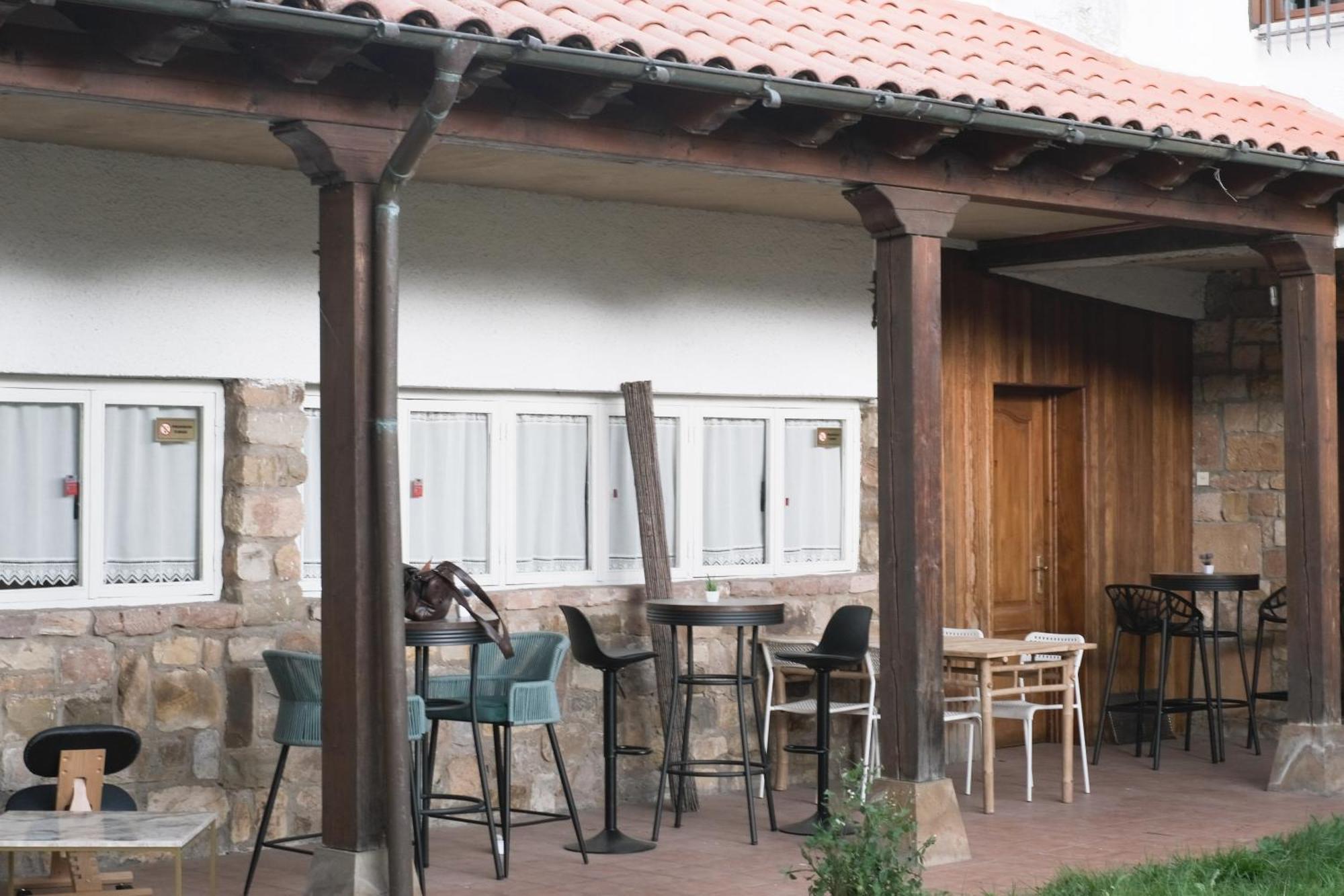 Posada La Estela De Barros Corrales De Buelna Exterior photo