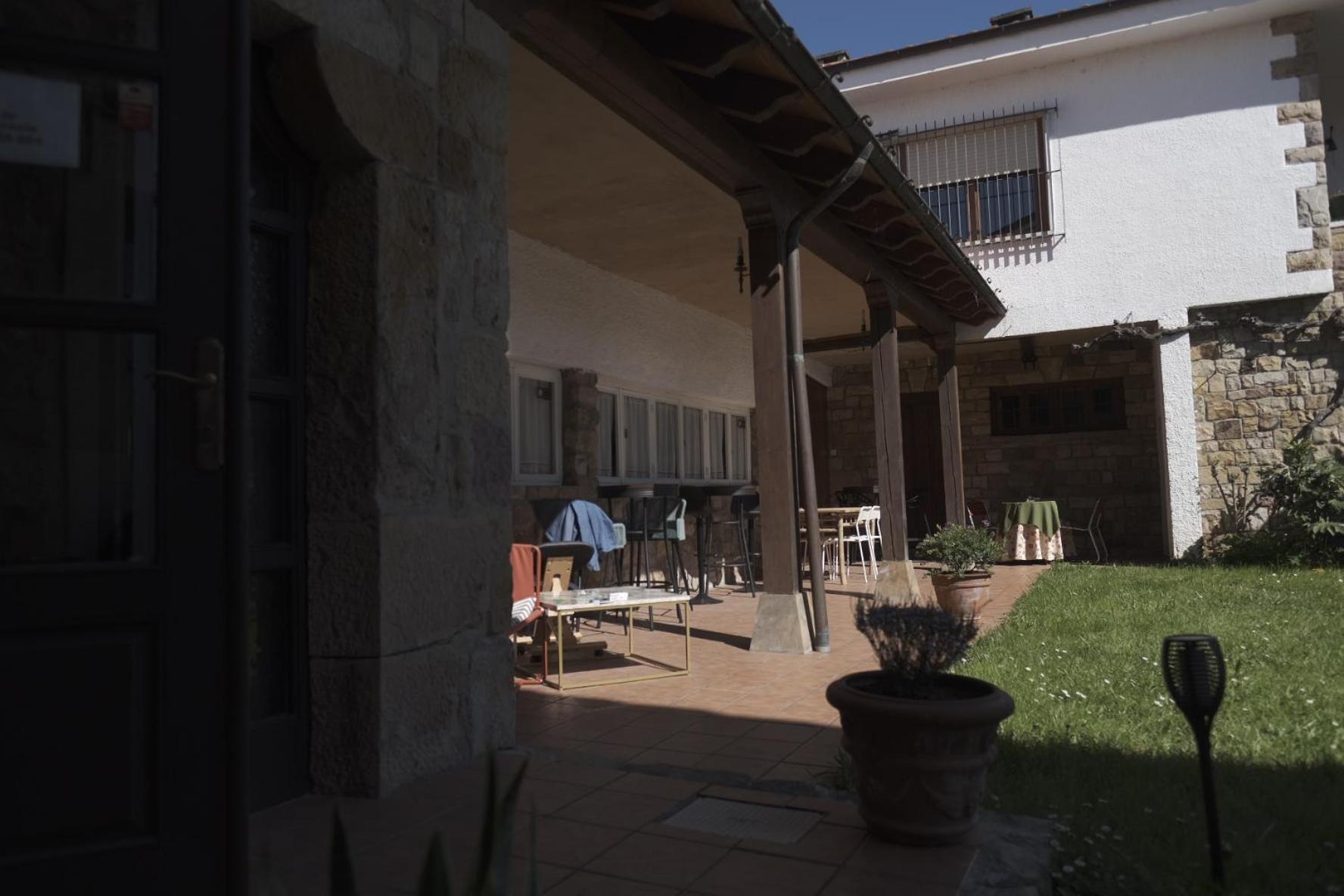 Posada La Estela De Barros Corrales De Buelna Exterior photo